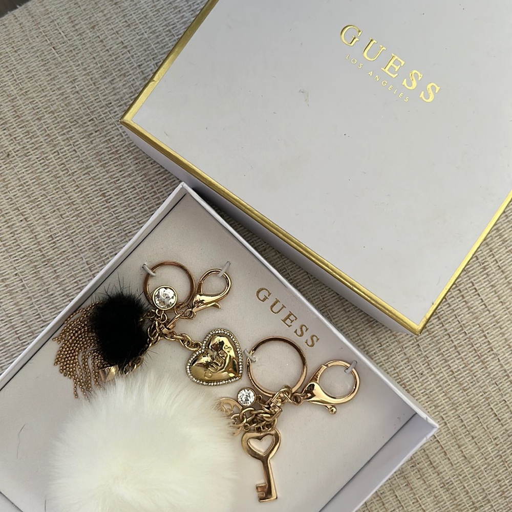 Guess double key chain